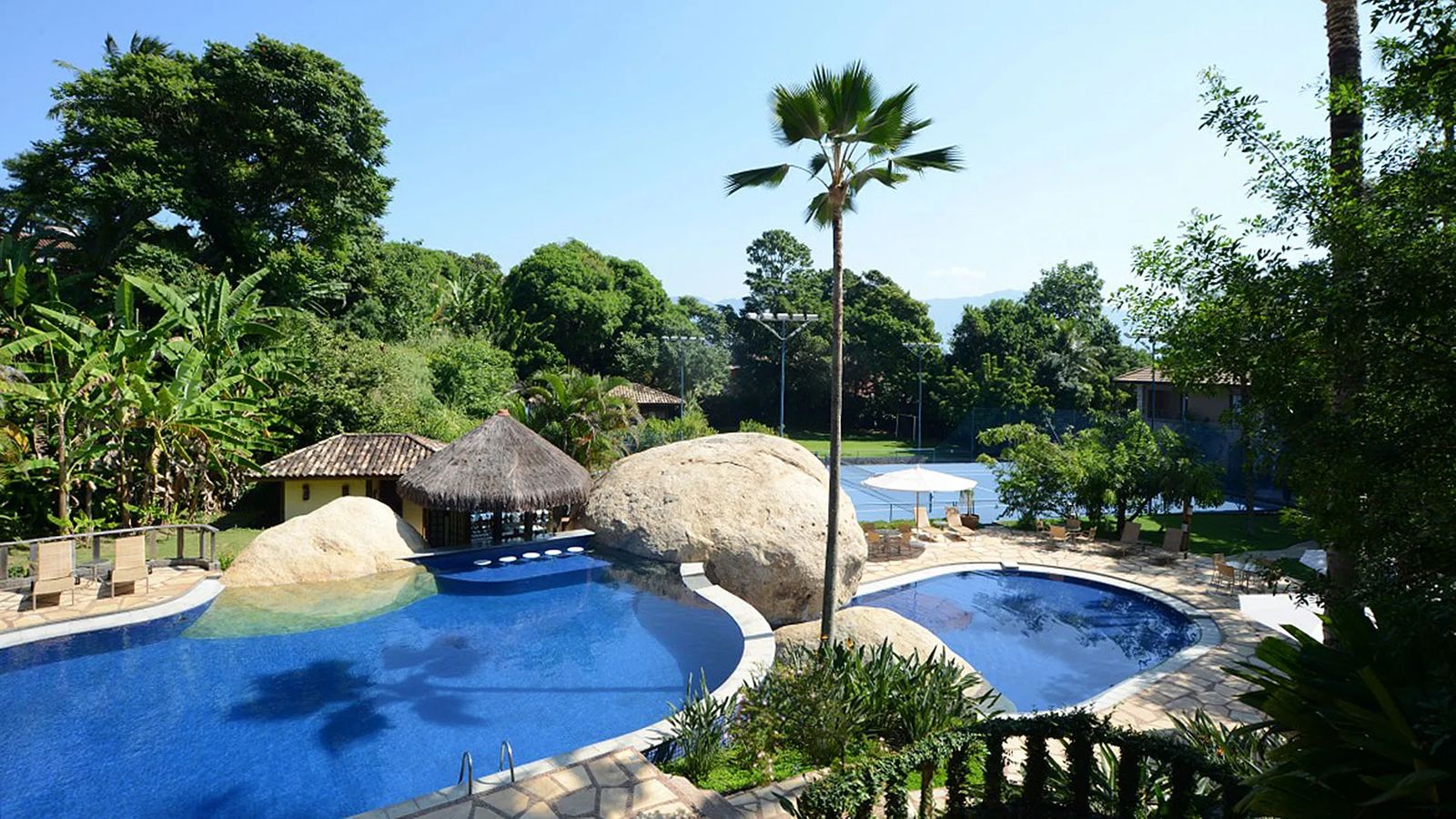 Piscina do Hotel Real Villa Bella